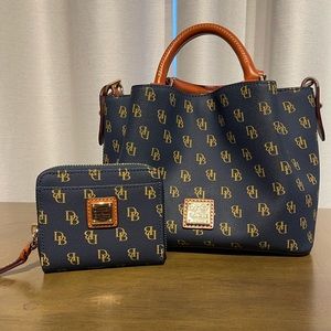 2022 Dooney and Bourke fall/winter monogram purse with matching wallet